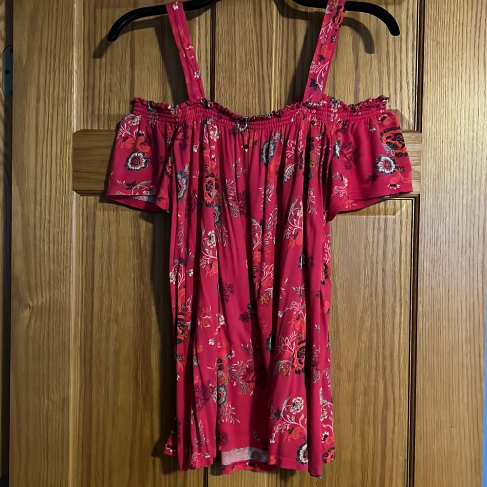 Very cute off the shoulder top